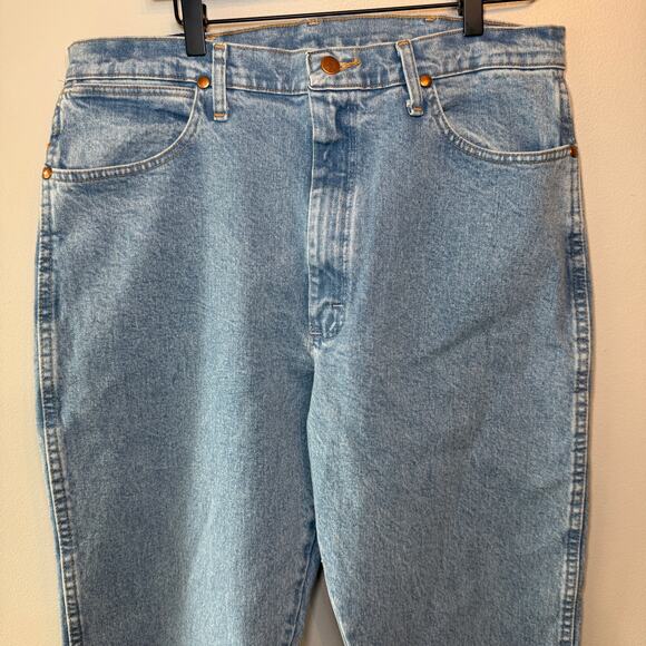 Wrangler Women's Natural Rise Slim Fit Tapered Leg Jeans Size 15 x 34 14MWZ - Picture 2 of 6